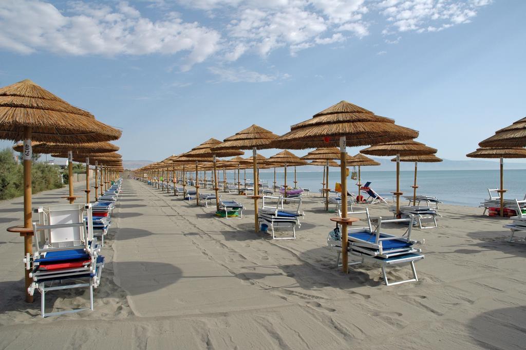 African Beach Hotel-Residence Manfredonia Exterior foto
